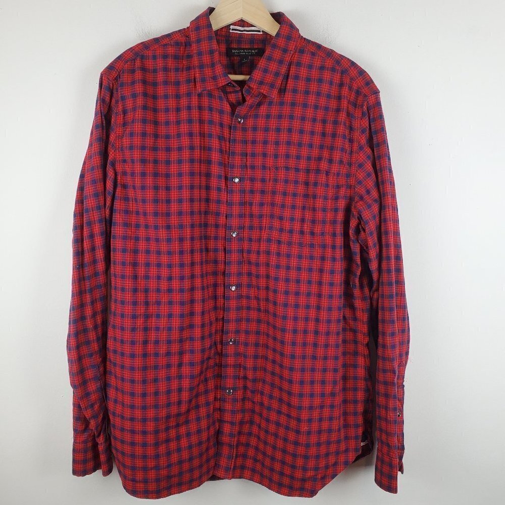 Banana Republic Tailored Slim Fit Button up Shirt Men Large Red plaid Pearl Snap